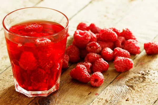 Refreshing Drink Raspberries Wooden Table — Stock Photo, Image