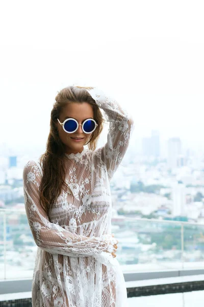 Woman Beautiful Lace Dress Rooftop Pool — Stock Photo, Image