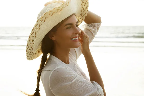 Portrait Beautiful Young Woman Broad Brimmed Hat Beach Sunset — Stock Photo, Image