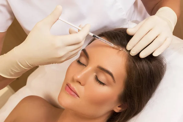 Beautiful Woman Getting Injection Hair Growth — Stock Photo, Image