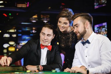 Casino rulet oynamaya zengin Gençler Grup