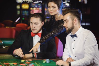 Casino rulet oynamaya zengin Gençler Grup