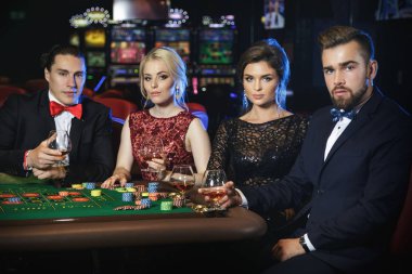 Oyun rulet Casino genç zengin insanlar