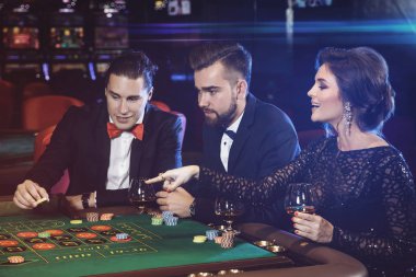 Casino rulet oynamaya zengin Gençler Grup