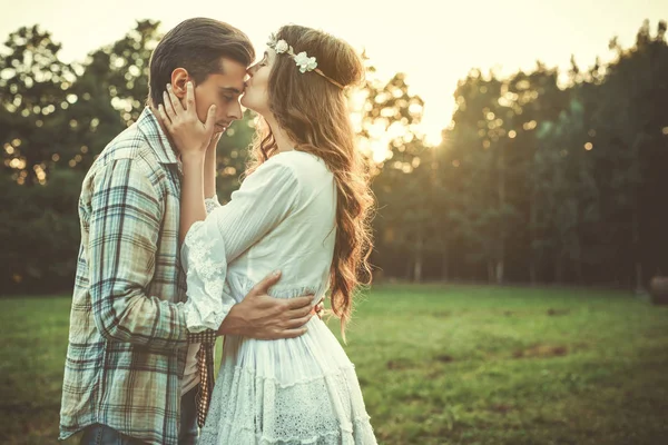 Outdoor Portrait Young Beautiful Couple Sunset — Stock Photo, Image