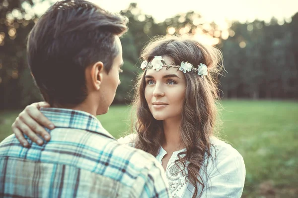 Outdoor Portrait Young Beautiful Couple Sunset — Stock Photo, Image