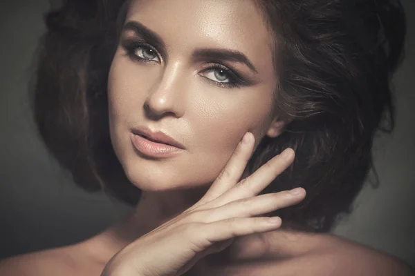 Portrait Gorgeous Woman Beautiful Hairstyle Makeup — Stock Photo, Image