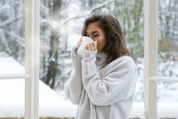 Woman Cup Hot Drink Snowy Winter Day — Stock Photo, Image