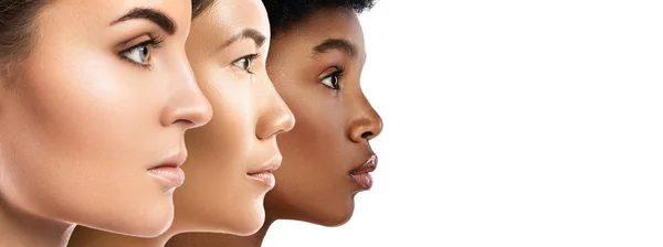 Diferentes etnias femininas - caucasianas, africanas, asiáticas . — Fotografia de Stock