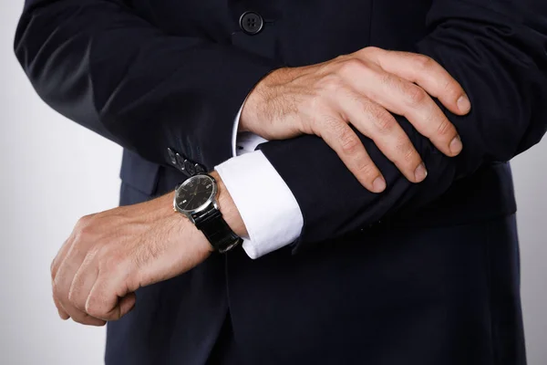 남성 손과 손목 시계 — 스톡 사진