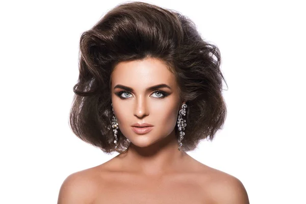 Gyönyörű nő, gyönyörű frizura és make-up — Stock Fotó