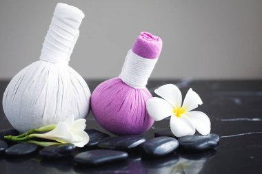 Asya masajı için farklı araçlar