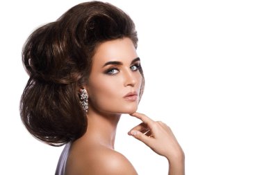 Güzel bir saç modeli ve makyaj ile Muhteşem kadın