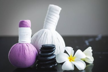 Asya masajı için farklı araçlar