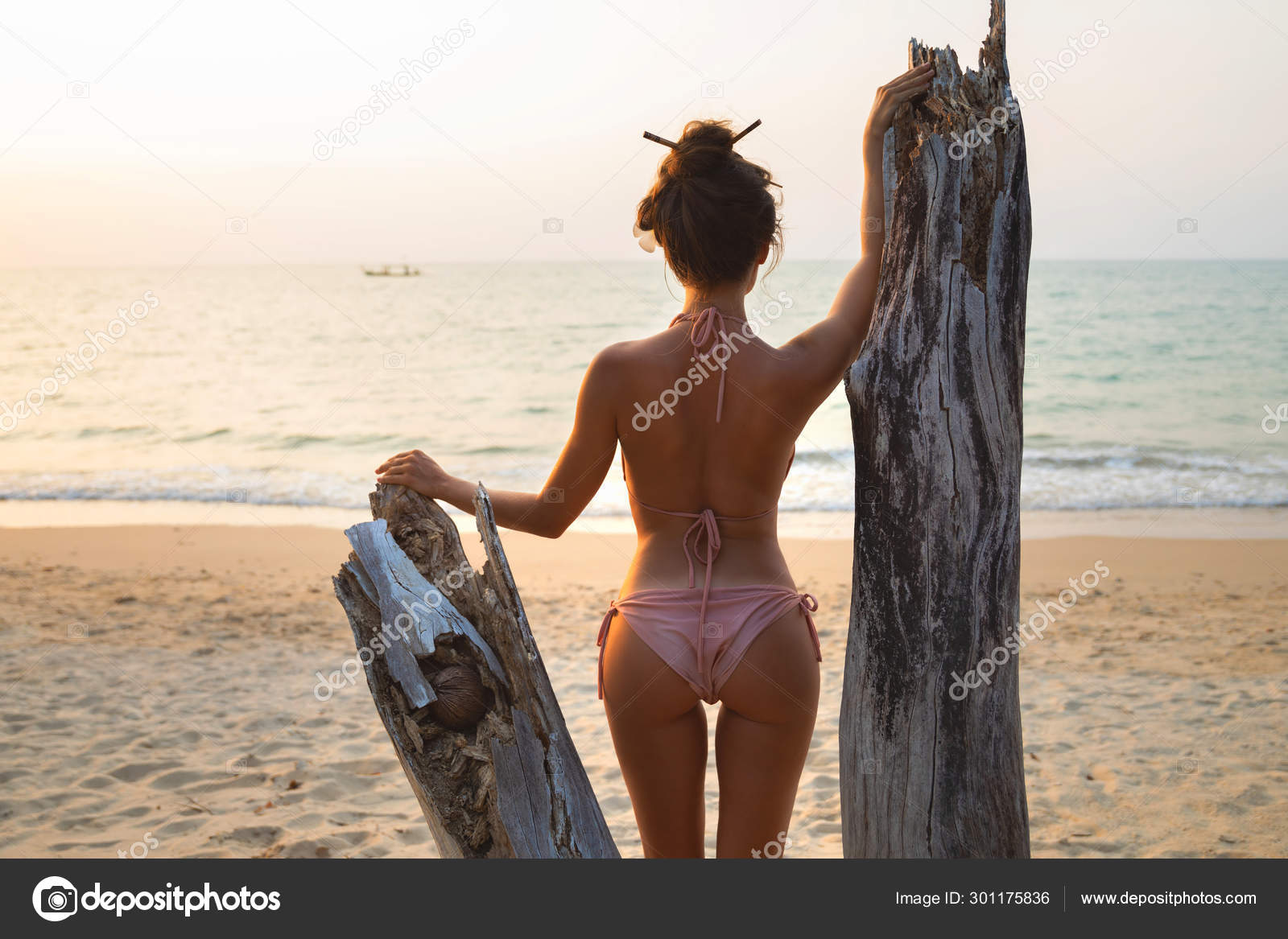 Sexy Women On The Beach