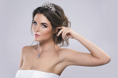 genç güzel gelin portresi