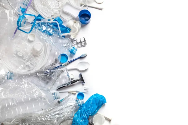 Mucchio di diversi rifiuti di plastica — Foto Stock