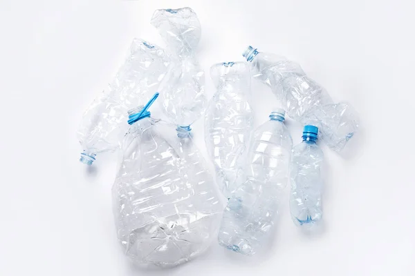 Conceitos de poluição e reciclagem. Bott plástico usado diferente — Fotografia de Stock