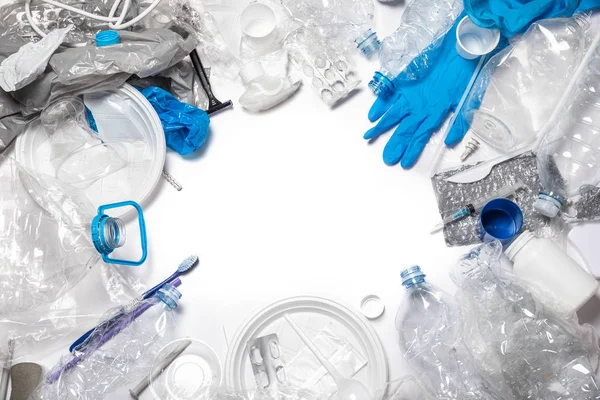 Mucchio di diversi rifiuti di plastica — Foto Stock