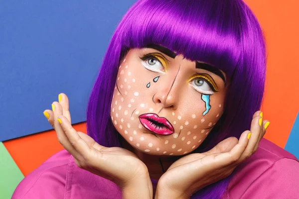 Model Creatief Beeld Met Pop Art Make Tegen Kleurrijke Achtergrond — Stockfoto