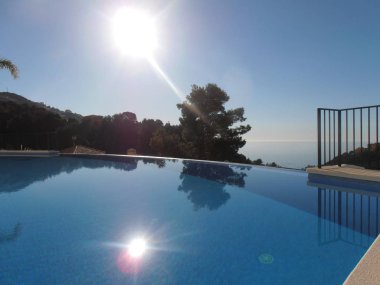 Mediterranean üzerinde Infiniti havuzundan Gorgeuos kez bakıldı