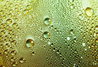 Su damla yağmur ve bulanıklık ile arka plan. (vintage)