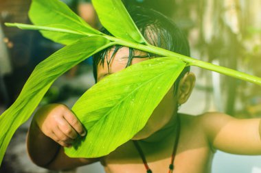 Doğa yağmur banyo çocuk