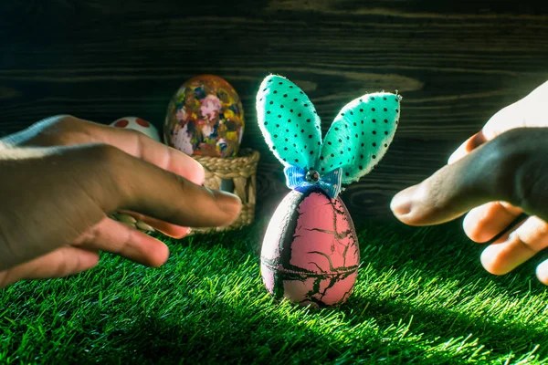 复活节彩蛋与兔子可爱的创意 — 图库照片