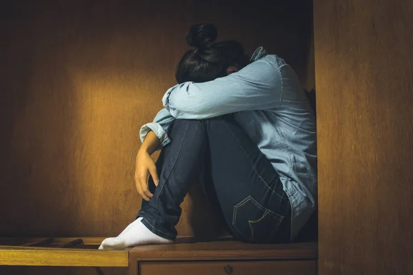 Mujeres Solitarias Hombre Solo Una Habitación Vacía — Foto de Stock