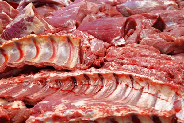 Surtido Diversas Carnes Frescas Crudas Mercado Agricultores Locales Costillas Filetes — Foto de Stock
