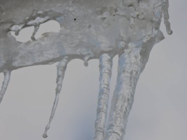 buz sarkıtları gökyüzü arka plan üzerinde