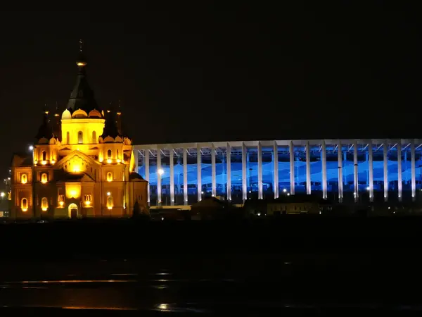 Zobacz Starego Kościoła Oraz Stadion Nizhny Novgorod Federacja Rosyjska — Zdjęcie stockowe