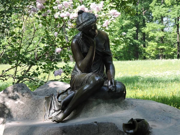Statue Girl Broken Jug Saint Petersburg — Stock Photo, Image