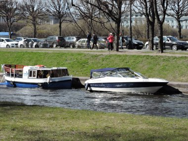Saint-Petersburg Nehri'nin bahar bakış
