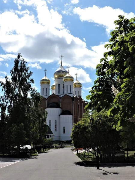 Vista Igreja Cidade Primavera — Fotografia de Stock