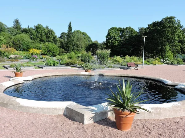 Hermosa Fuente Jardín Botánico Helsinki — Foto de Stock