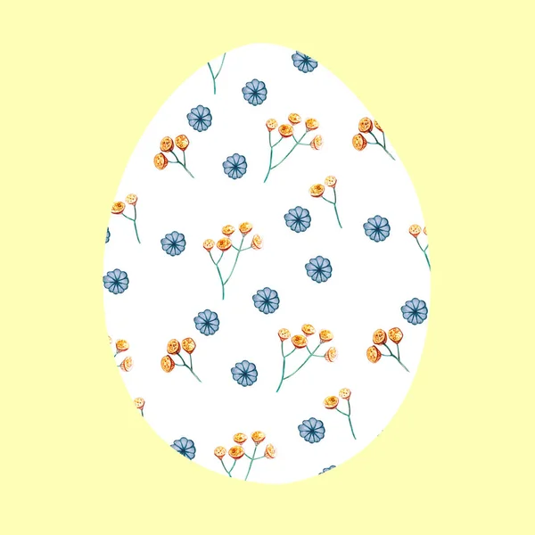 Huevo de Pascua blanco sobre un fondo amarillo con un patrón de flores silvestres . —  Fotos de Stock