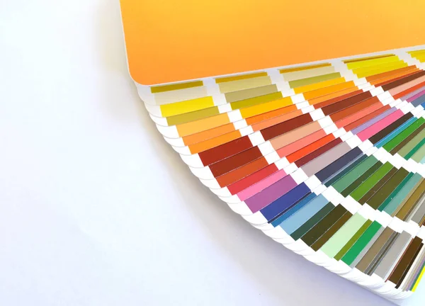 Barva cmyk RAL barva ventilátor vytiskněte testovací vzorek — Stock fotografie