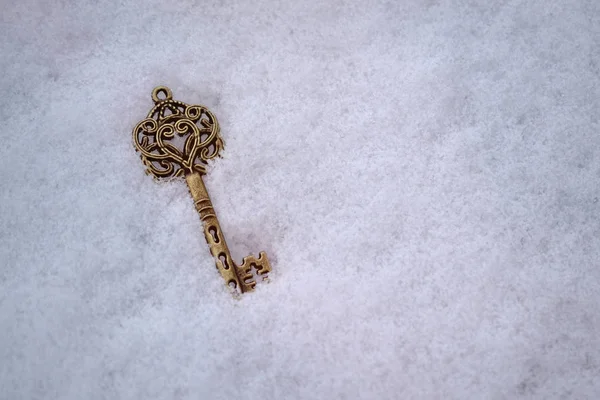 Anahtar kar kış masal Noel hediye kış — Stok fotoğraf