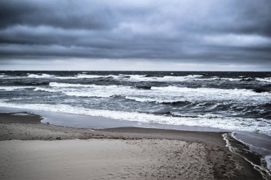yaslı deniz göl nehir günbatımı yas fırtına rüzgar