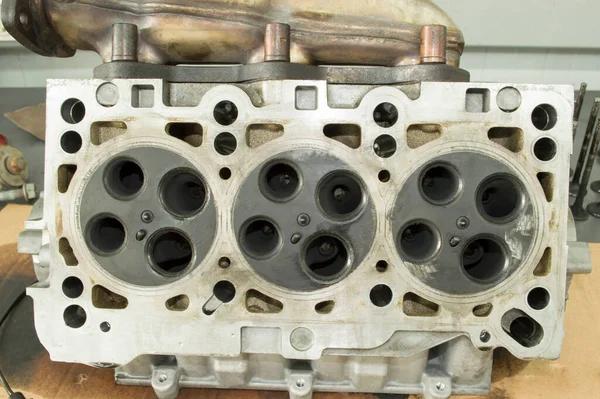 Bottom View Internal Combustion Engine Block Head Which Lying Table — Stock Photo, Image