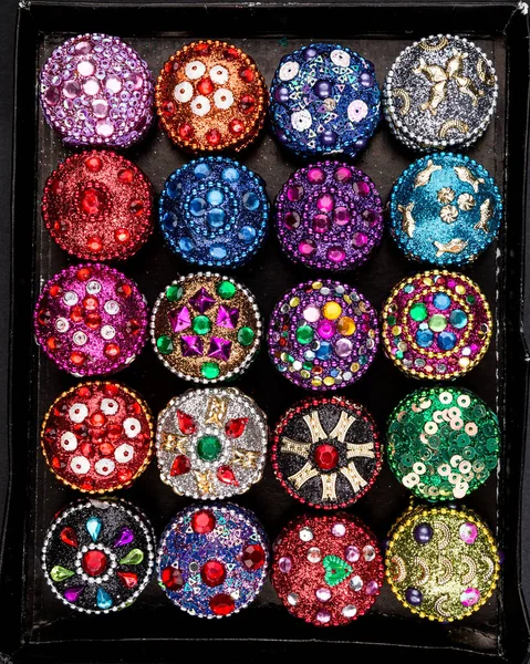 Set Van Kleine Kleurrijke Sieraden Dozen Versierd Met Glitter Pailletten Stockafbeelding