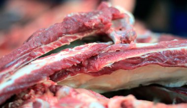 Taze Dana kaburga. Hazır pişmiş.