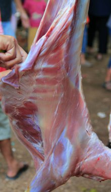 Kaplama oluşturma tamamlandı. Taze keçi eti, pişmiş hazır.