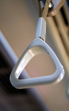 Plastik el korkuluk, banliyö hattı Jakarta.