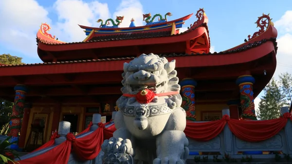 印度尼西亚马吉朗 2017年12月23日 中爪哇马吉朗的中国庙宇狮子座狮子雕像 — 图库照片