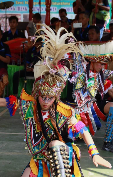 Jacarta Indonésia Maio 2018 Menina Dançando Topeng Ireng Literalmente Máscara — Fotografia de Stock