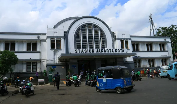 ジャカルタ インドネシア 2018 ジャカルタ コタ駅北ジャカルタ コタの古い街の中心で Beos 駅として知られています 1887 年に建てられました — ストック写真