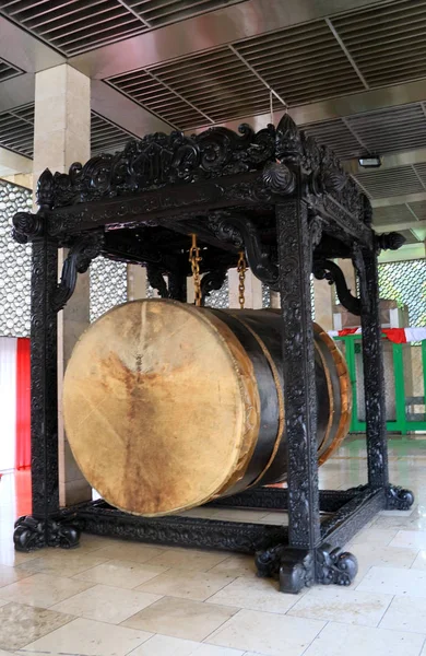 Dżakarta Indonezja Czerwca 2018 Duży Bedug Tradycyjny Drewniany Tambor Wykonane — Zdjęcie stockowe