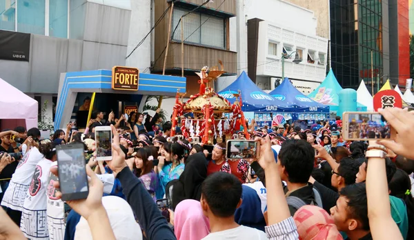 Jakarta Indonesia June 2018 Crowd People See Parade Mikoshi Divine — Stock Photo, Image